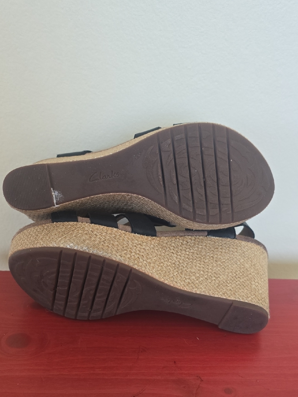 Clarks Ledella Trail & Caslynn Harp Black Strappy Sandals with Buckle - Picture 14 of 15